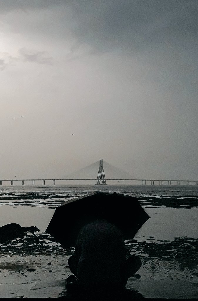 All alone..

#streetsphotography #NFTCommmunity #nftphotography #streetsofmumbai #NFTs #TwitterTrends