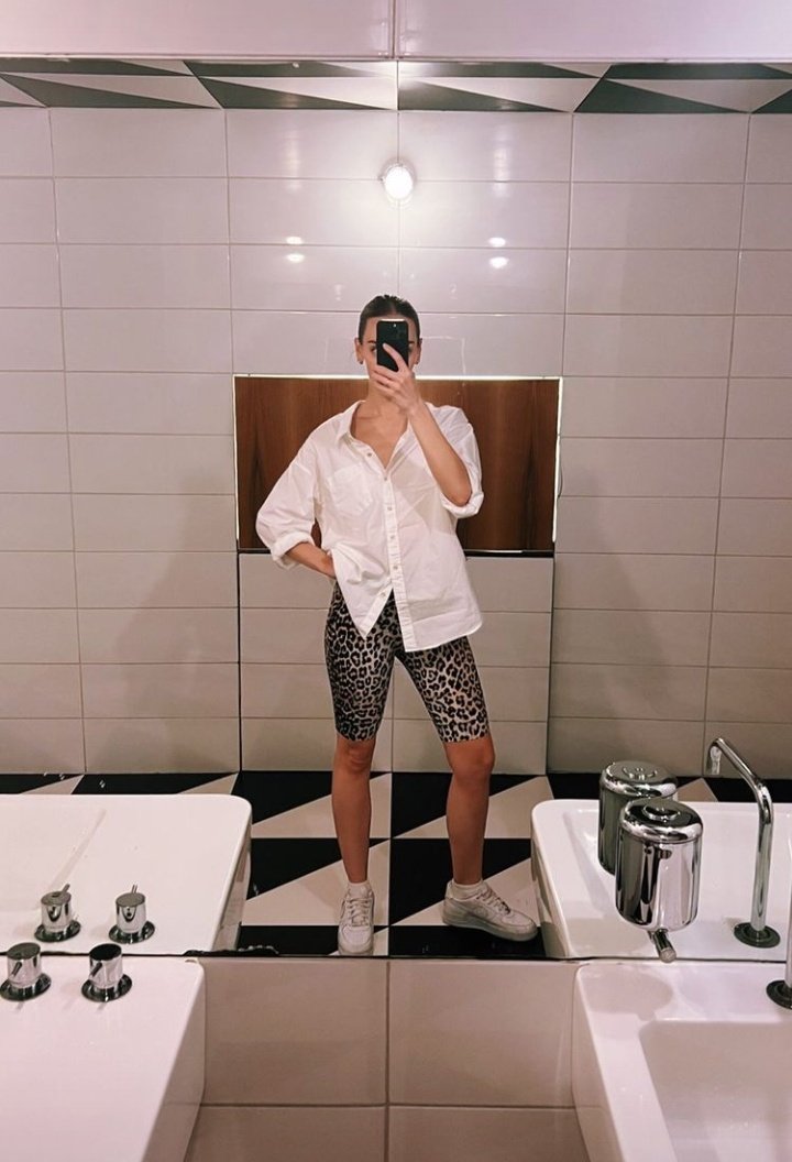 #rachelskarsten 

OH MY GOD RACH 😂😂🦵