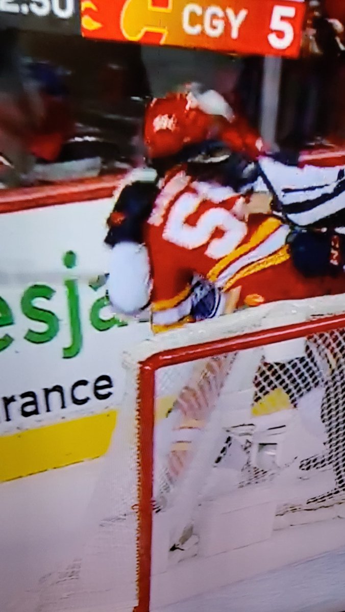 EderEdom's tweet photo. @Steve_Dangle Quick recap of what happened to Kassian getting that roughing penalty in the second, since sportsnet cutaway but ESPN didn't. https://t.co/nuYQgZtsu8