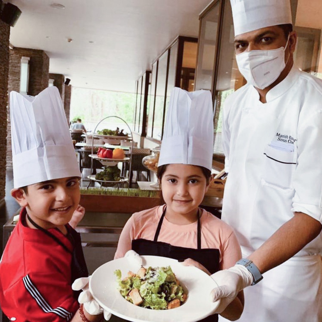 HyattRegencyDHM's tweet photo. The joyful sight of our #LittleGuests meticulously focusing on their #CulinarySession to prepare the best meal under the guidance of our Chef.
#WorldOfHyatt #CulinarySessionWithKids #Culinaire #CookingSession #HyattRegency #HyattRegencyDharamshala #HyattRegencyDharamshalaResort https://t.co/VplXgsdJwu