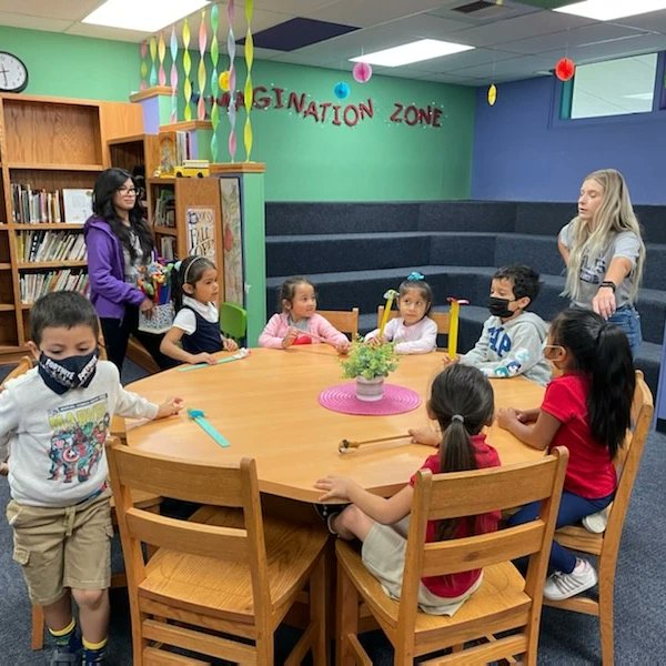 VineWCUSD's tweet photo. TK students enjoyed their visit to our school library! #tkrocks #vinewcusd @westcovinausd https://t.co/xw86l8Gfxg