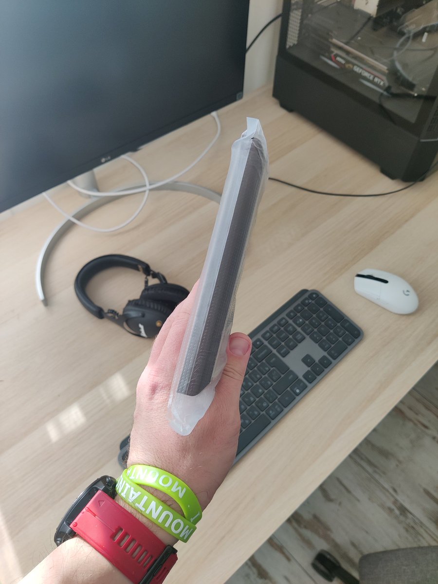 zonzuJIro's tweet photo. Ну что, вторая лотерея. Нужно собрать на четвертый пикап. А тут все средства хороши, сами понимаете.

Табличку мне задарил ГУР. Эксклюзив. А я соберу с нее денег им на пикап.

Внизу ссылка на банку. Донат любого размера. Завтра в 8 утра подведем итоги.

https://t.co/jTsh6juhPB https://t.co/ImMBVyhXBy