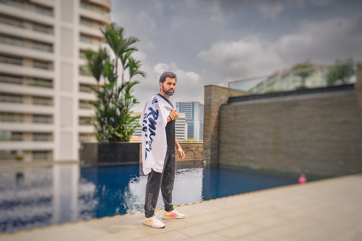CricCrazyRaj's tweet photo. Rohit Sharma Latest 👏
#RunForTheOcean
@ImRo45 https://t.co/kTr6NjXOAX