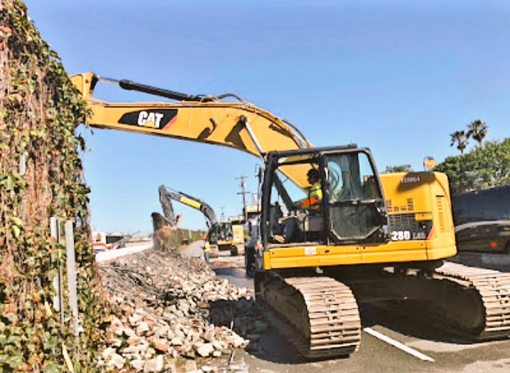 GarrisonDemoEng's tweet image. We partnered with a great @kiewit team as a #DVBEcontractor with the help of the amazing #diversityandinclusion advocates at @cpm_logistics on the Northern California 101 expansion project. @GarrisonDemoEng completed the #demolition of over 20,000 S.F. of existing soundwalls
