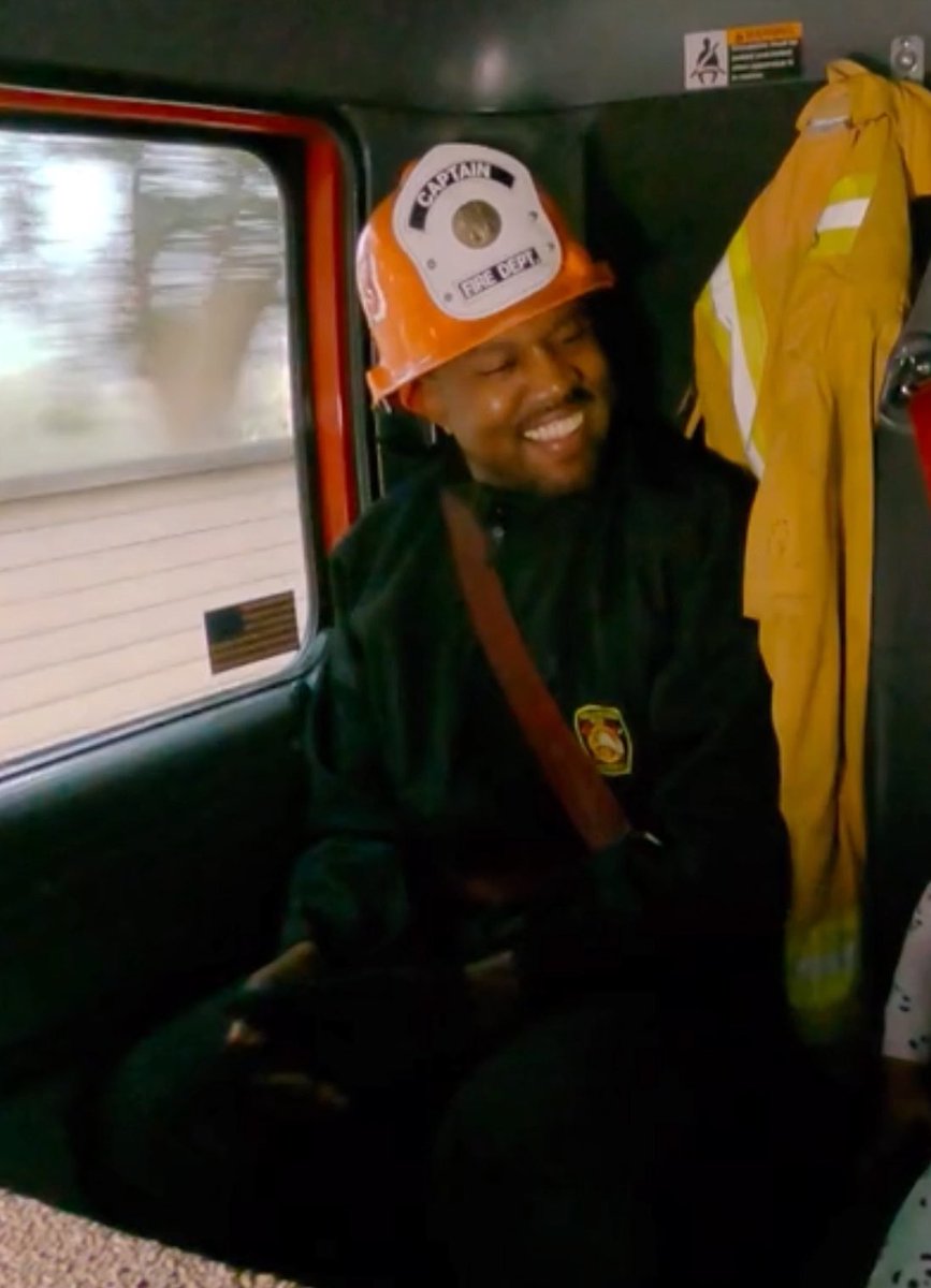 parisaintshop's tweet photo. Fire CaptainYe. https://t.co/YnFWlTKhEa