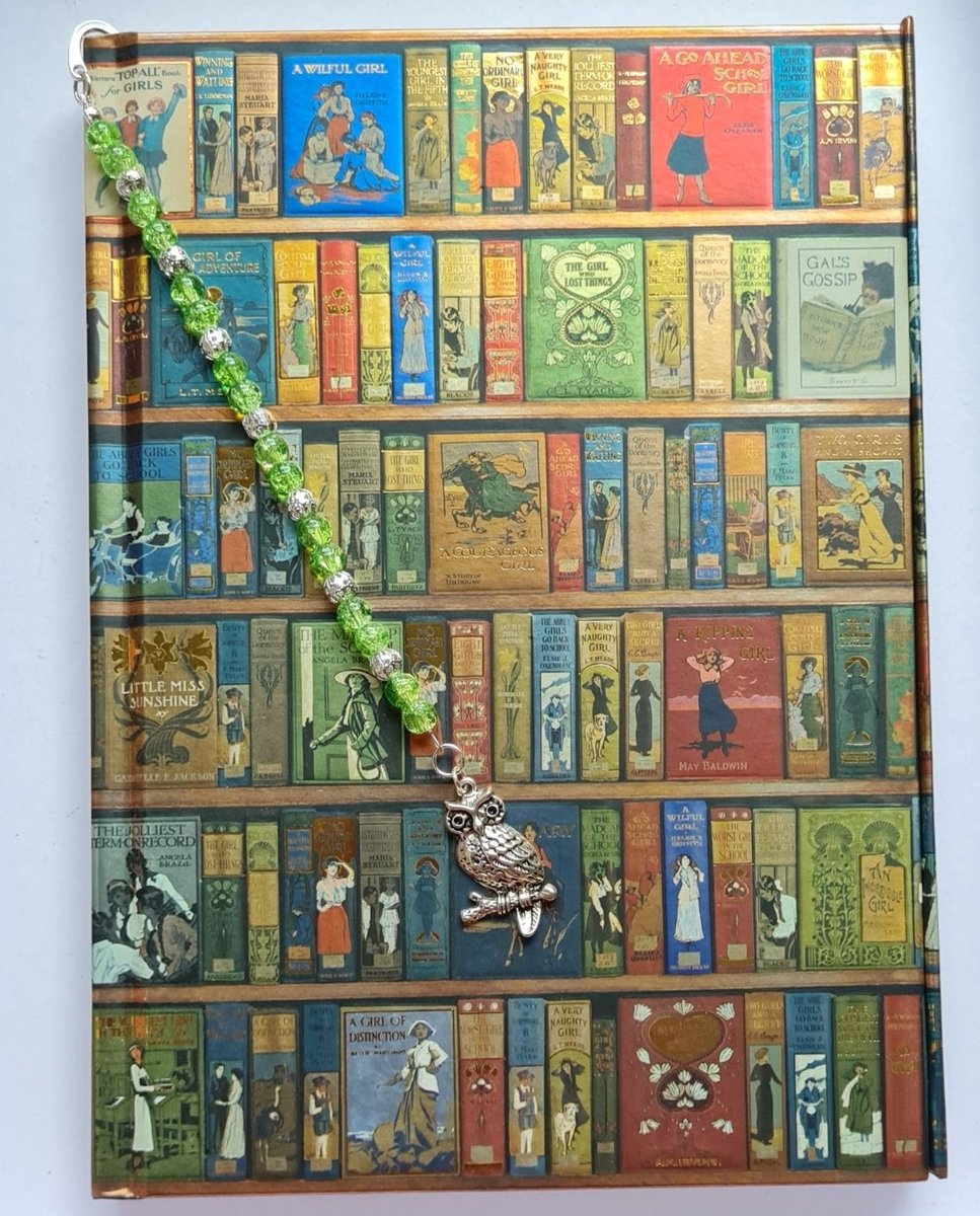 wavesofgreenuk's tweet image. It&apos;s #NationalNotebookDay, I absolutely love notebooks, I have them for everything and adore lists but how do you know which page you&apos;re up to? Do you use an elastic band, an old receipt or a bookmark? 💚 #NotebookDay #MHHSBD #MJNWVIP #Sustainable #Recycle