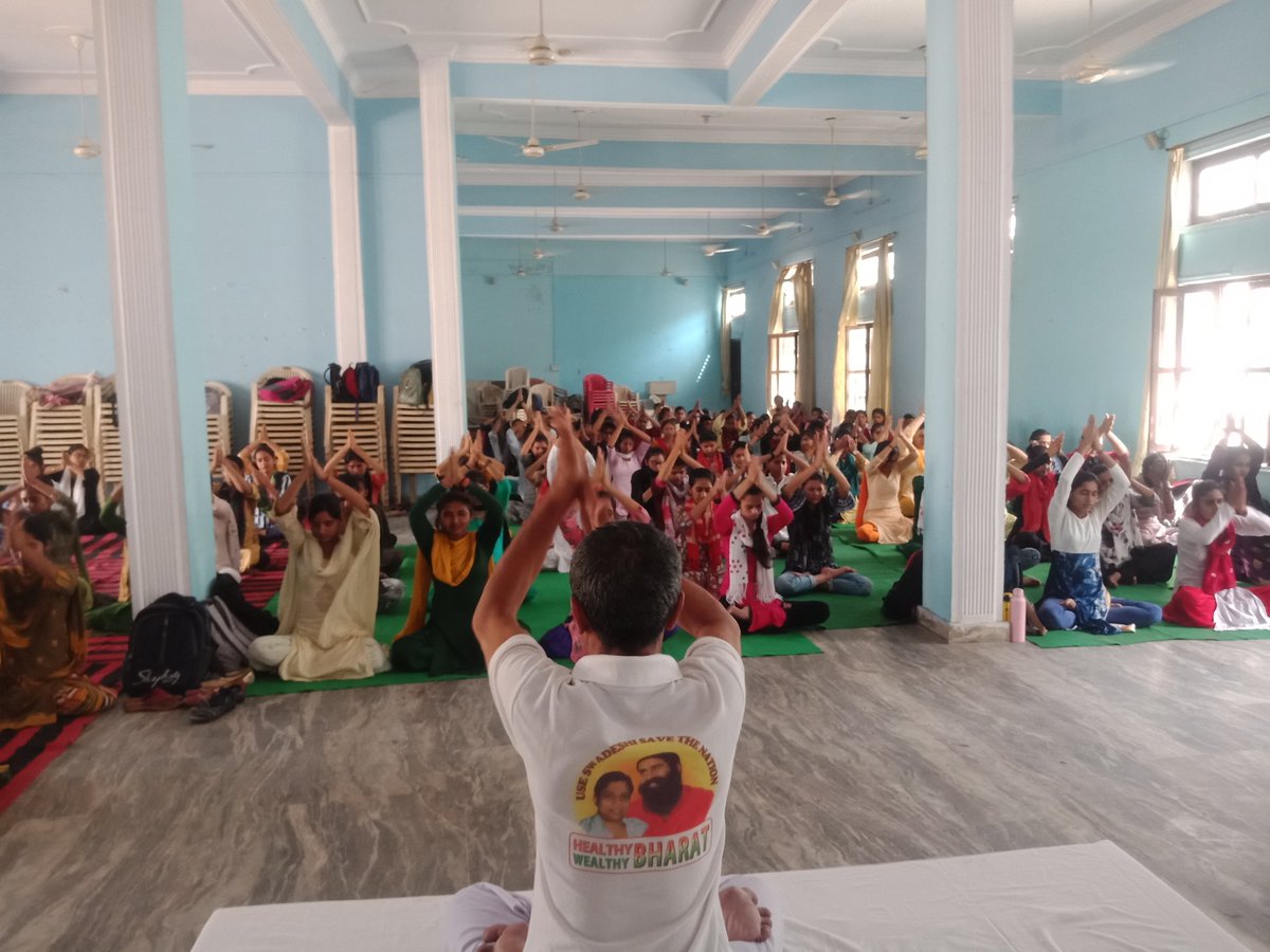 #भारतस्वाभिमान पतंजलि योग समिति  व हरियाणा योग आयोग जिला झज्जर द्वारा
तीन दिवसीय योगशिविर का आयोजन  अग्रसेन कॉलेज झज्जर में किया गया जिसमे मुख्य योग शिक्षक की भूमिका इंद्रजीत जी व हर्ष द्वारा निभाई गई
<a href="/DysaJhajjar/">DYSA Jhajjar</a>  <a href="/Komalvermayoga/">1 Komal</a>   <a href="/anilvijminister/">Anil Vij Minister Haryana, India</a>  <a href="/bst_haryana/">ईश आर्य</a> <a href="/YogAayog_HRY/">Haryana Yog Aayog</a>