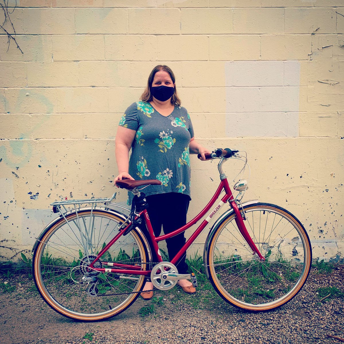 LdnOntBikeCafe's tweet photo. It’s #NewBikeDay for Jessica! She’s rekindling her love for the bicycle with her new Breezer Downtown! Perfectly designed for everyday riding, and built to last, the Downtown has been a staple of our lineup for years. Enjoy your new ride! https://t.co/Ur7eWCPmKa