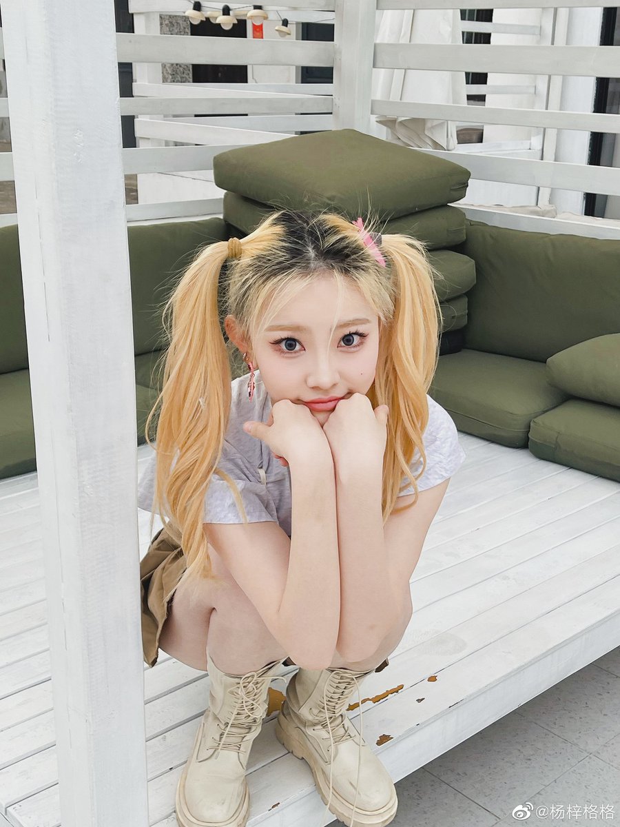 yangzigepics's tweet photo. 📷 22.05.17 + WEIBO UPDATED (2/3)

#杨梓格 #YANGZIGE https://t.co/2PTZyEjgQt