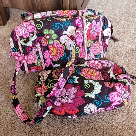 Poshcloset4's tweet photo. So good I had to share! Check out all the items I'm loving on @Poshmarkapp #poshmark #fashion #style #shopmycloset #bishopyoung #adoreme #verabradley: https://t.co/R5xymivY6I https://t.co/ymfKx3mxfN