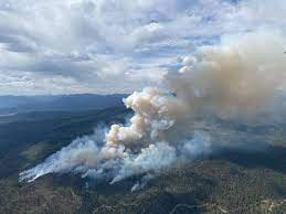 PatrolLeo's tweet photo. #PlumtawFire #COFire 
Incident Overview as of 5/18/22
The fire is approximately 735 acres with no containment.
There are currently multiple aircraft and ground crews fighting the blaze.
Visit https://t.co/Ltv8JG5RkU for more info. https://t.co/CqDhccjL2l