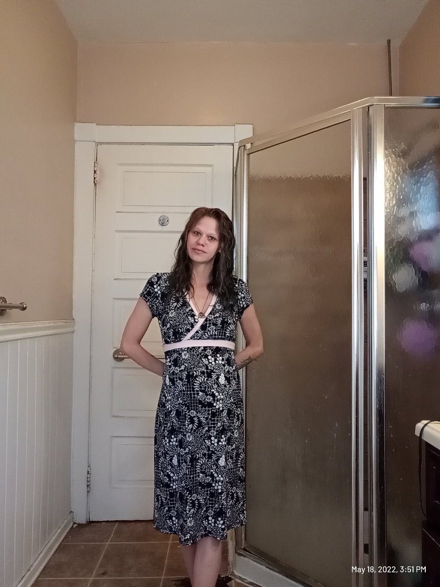 out_Rae_geous1's tweet photo. 2 new dresses I got today 🥰 #NewDresses #29WeeksPregnant #MaternityDresses https://t.co/Q7VN4nVctO