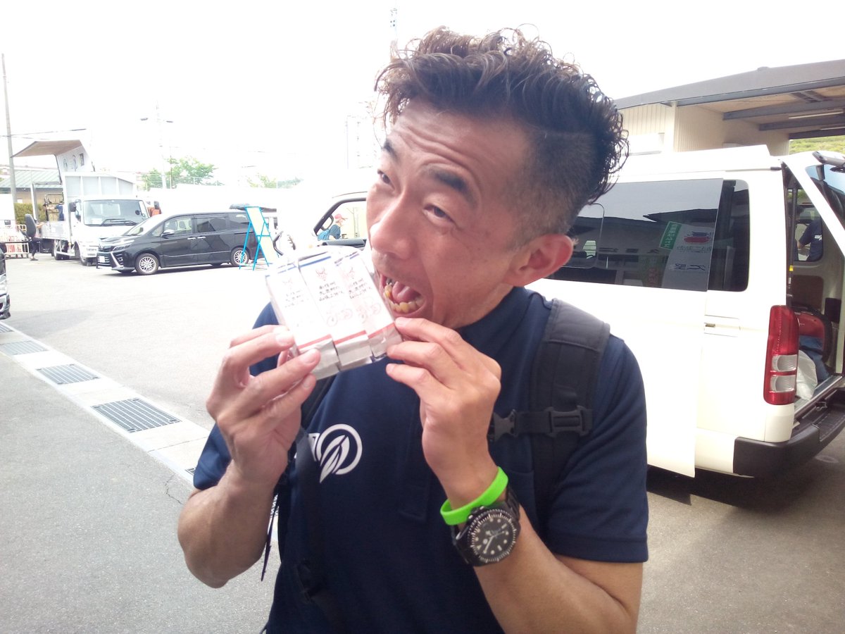 ZMJpo4UEXXtEeMv's tweet photo. TOJようかん買って！　＃ツアーオブジャパン https://t.co/bYFkBnHweL
