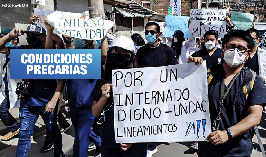 WaykaPeru's tweet photo. #URGENTE📢 | A pesar de que llevan más de cinco marchas nacionales, estudiantes de ciencias de la salud iniciarán internado 2022 sin reconocimiento de sus demandas por un #InternadoDigno.
➡https://t.co/NY1BLCBfSd https://t.co/radsrYyg0P