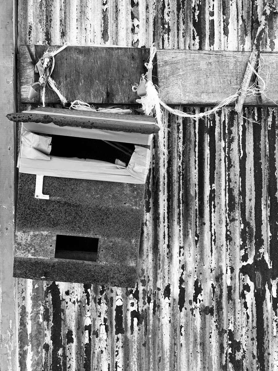 HiroTakeuchi's tweet photo. 主観的小景高知  
Rusted walls and old Mailbox.

The scenery of the suburbs of Kochi City in Japan from my point of view and the interesting parts.   

#Wall
#Rust
#oldmailbox
#Mailbox
#Decay
#monochromephotograph
#Monotonephoto
#Blackandgrayphoto https://t.co/IiGIlaIzYV