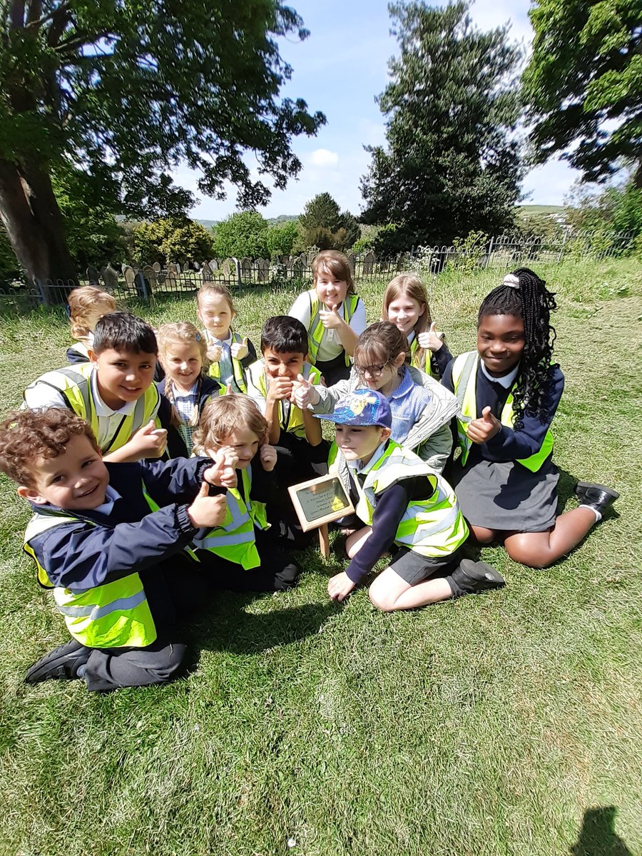 stmarysdover's tweet photo. To celebrate the Queen's Platinum Jubilee, the School Council took part in the Woodland Trust Queen's Canopy Project and planted trees at Connaught Park. They were joined by Councillor Richardson and Liz Fisher (Chair of Governors) for this historic moment! Great job! https://t.co/qVWw3vj3hv