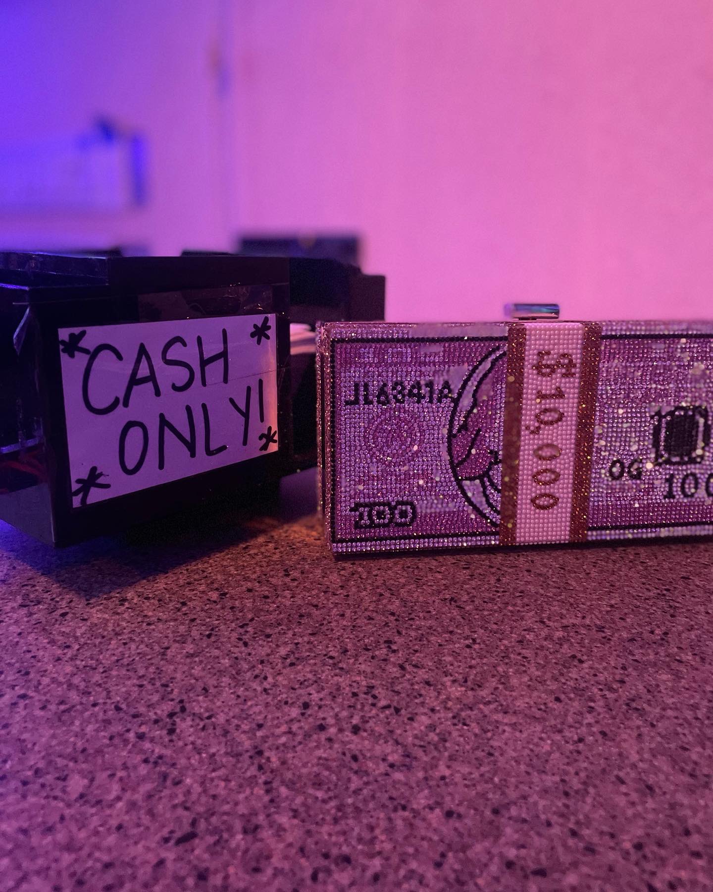 TW Pornstars - 4 pic. Official Chloe Collins. Twitter. 📲. 6:07 AM - 19