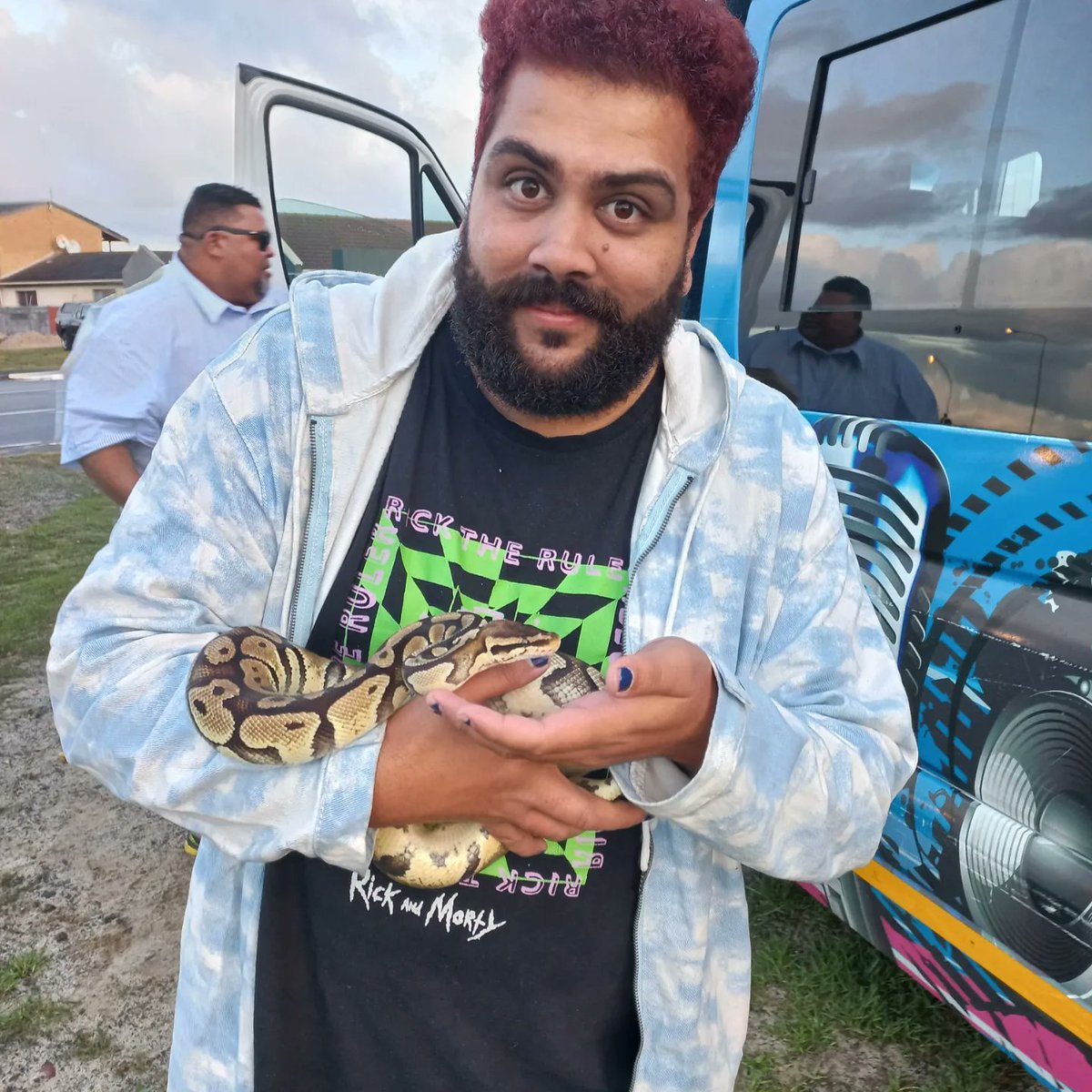 GoodHopeFM's tweet photo. #Strandfontein resident Brandon Lewis came to meet the team and brought along his pet! @bigstanmars https://t.co/nqbEsoO7Cu