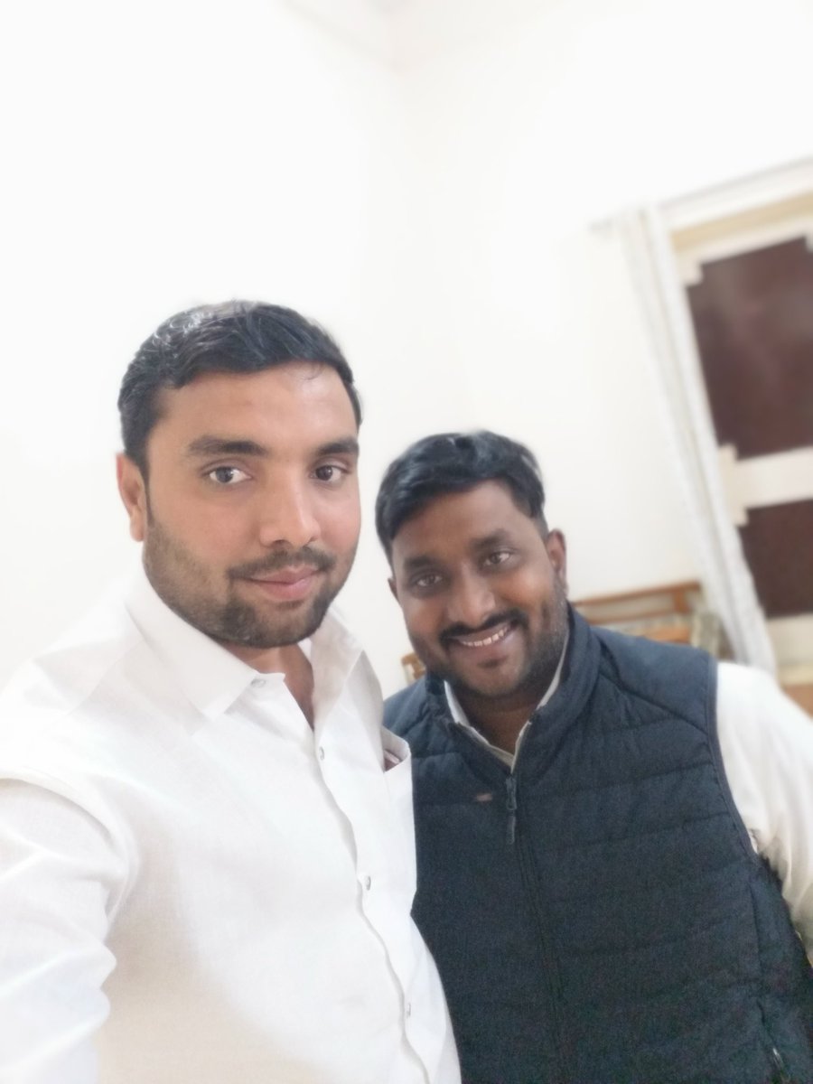 महाराष्ट्र प्रदेश युवक काँग्रेसचे उपाध्यक्ष माझे सहकारी मित्र,श्री प्रशांतजी ओगले यांना युवक काँग्रेसच्या उत्तर महाराष्ट्र प्रभारी पदी निवडल्या बद्दल हार्दिक अभिनंदन ।  तसेच आपणांस वाढदिवसाच्या मन:पुर्वक शुभेच्छा!
Prashant Ogale
Maharashtra Pradesh Youth Congress