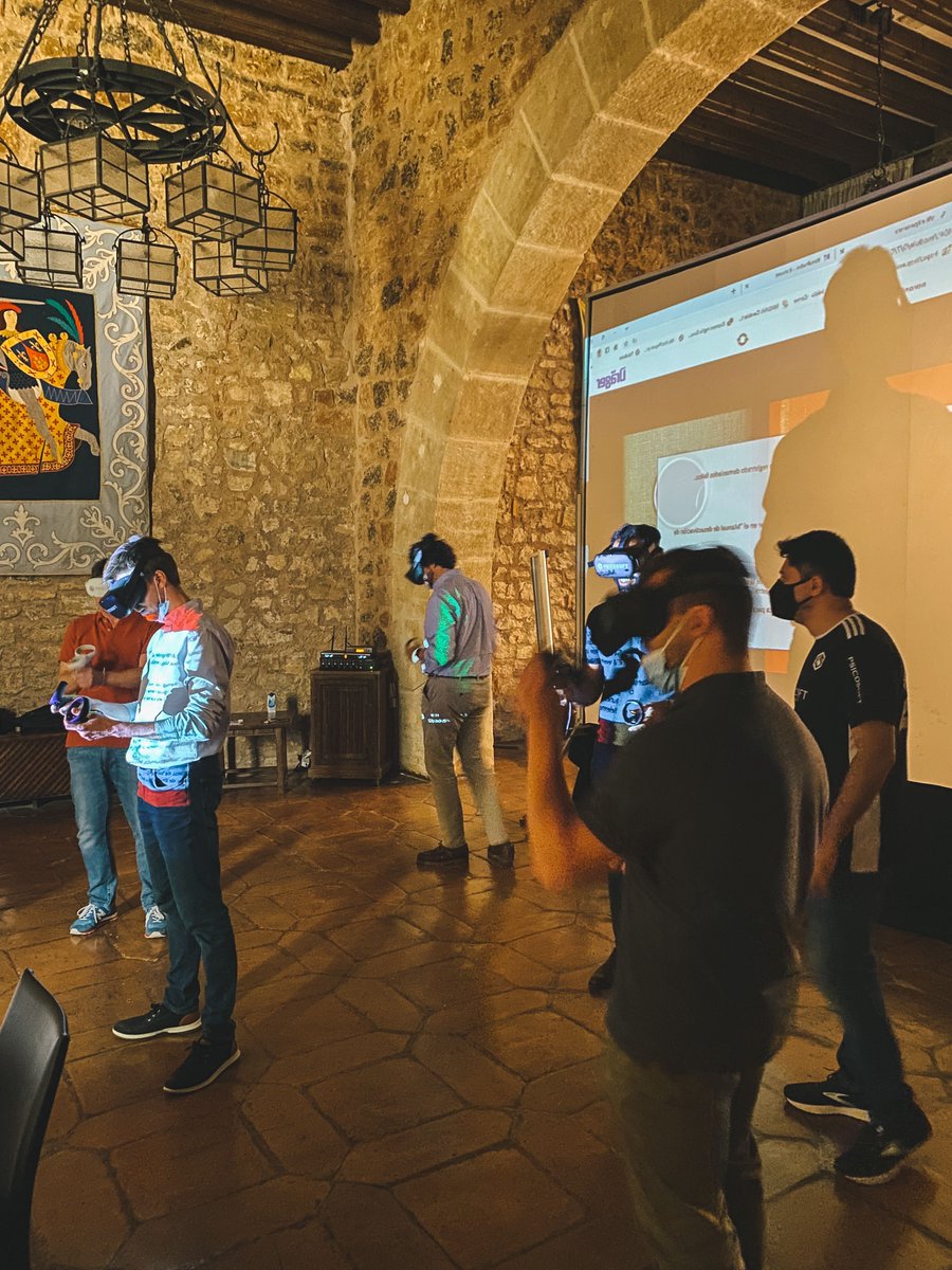 PsicosoftRedes's tweet image. En un entorno como el Castillo de Sigüenza ayer acompañamos al equipo de managers de Dräger, en su propósito como equipo de conservar la fortaleza y solidez que aportan las cosas que funcionan, integrando con valentía los cambios, la innovación y las nuevas tecnologías.