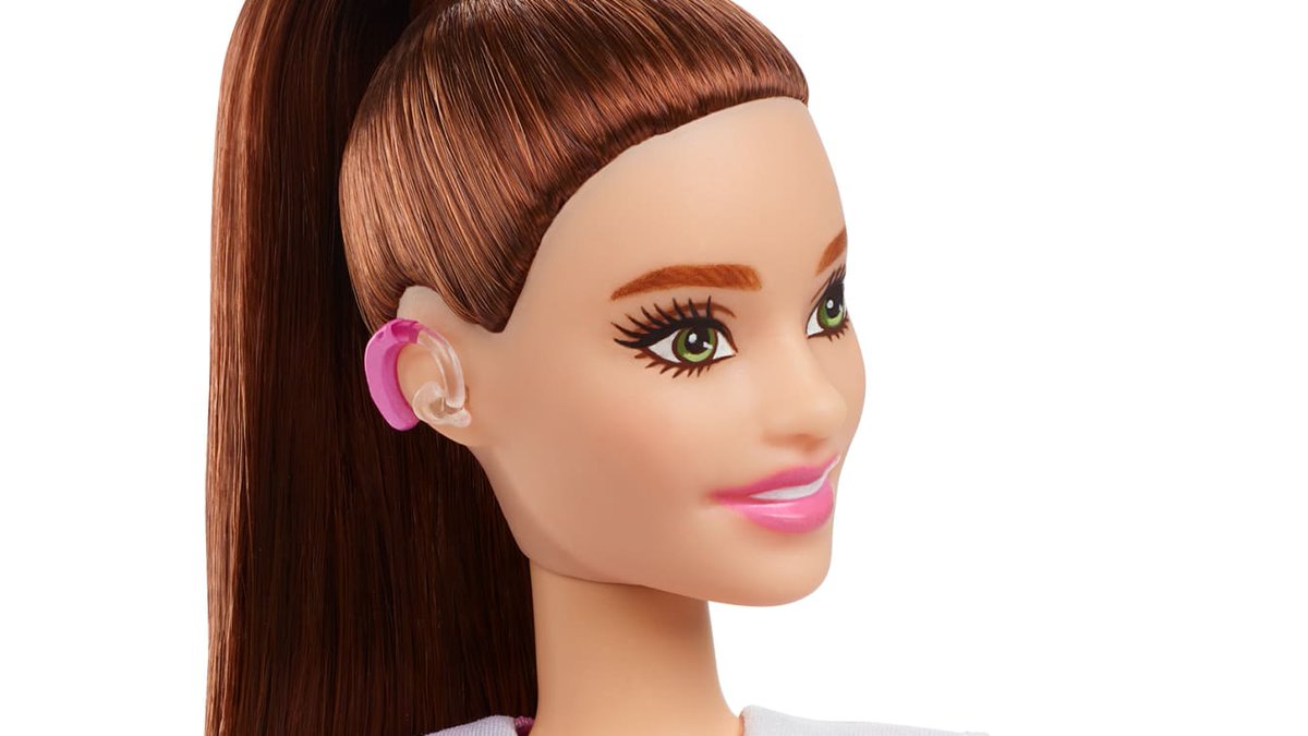 Barbie lancera prochainement un nouvel ensemble de poupées en faveur de la diversité et de l’inclusion. Nous y verrons une poupée avec un appareil auditif derrière l’oreille. 🦻

C’est un formidable exemple de sensibilisation en matière de perte auditive auprès des plus jeunes !