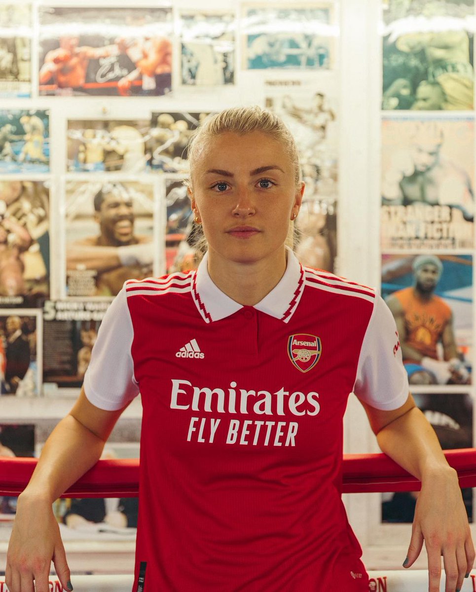 brfootball's tweet photo. Arsenal’s new home kit is here 🔴⚪ https://t.co/VS8WCCQzBD