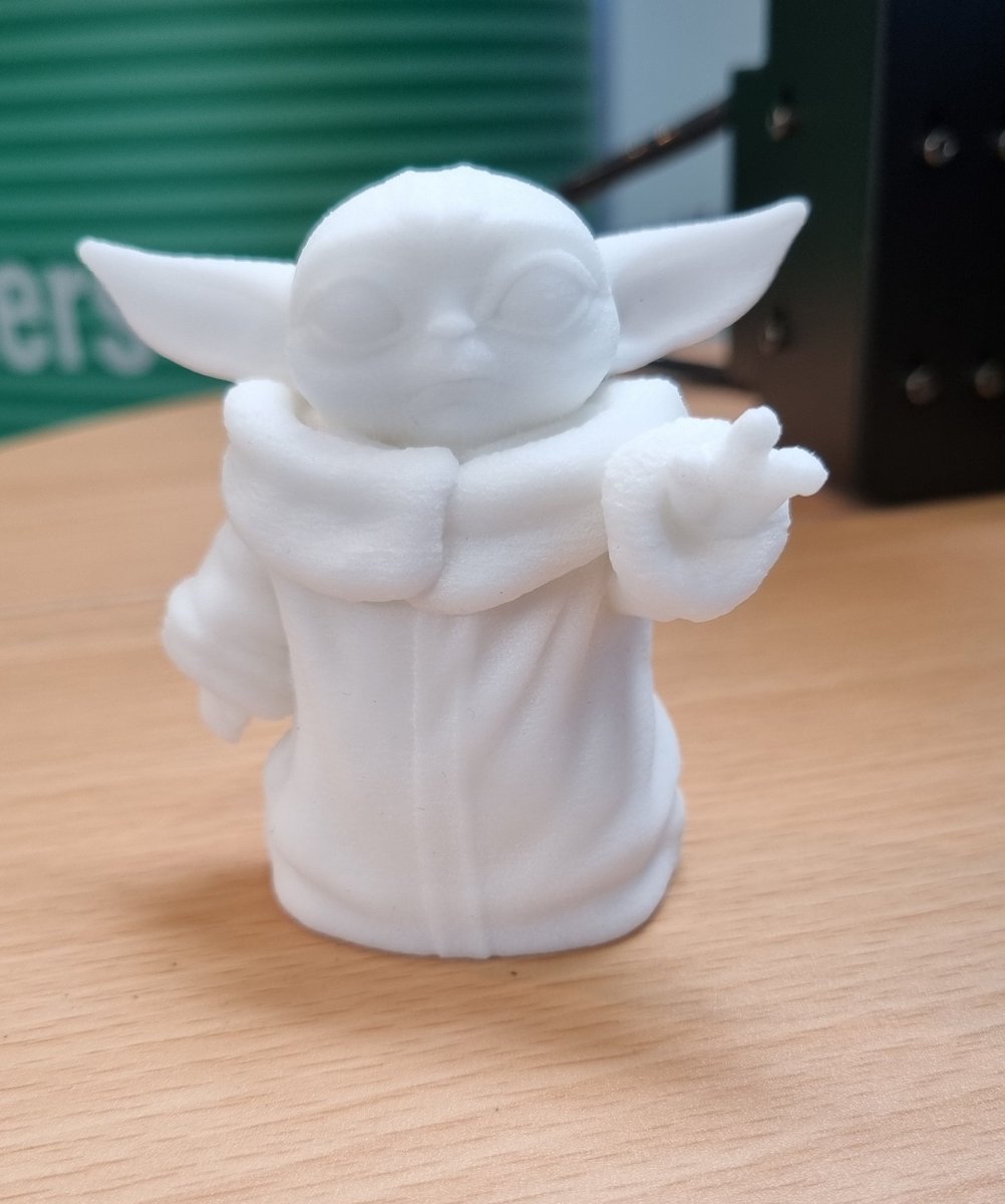KunststoffeDE's tweet photo. Wir sind zwar heute nicht mehr vor Ort,haben aber dennoch einen Blickfang des Tages: Baby Yoda am Stand von @TITK_Rudolstadt freut sich mit Sicherheit über einen Besuch #rapidtech #3Dprinting https://t.co/IKqeJcqAFW