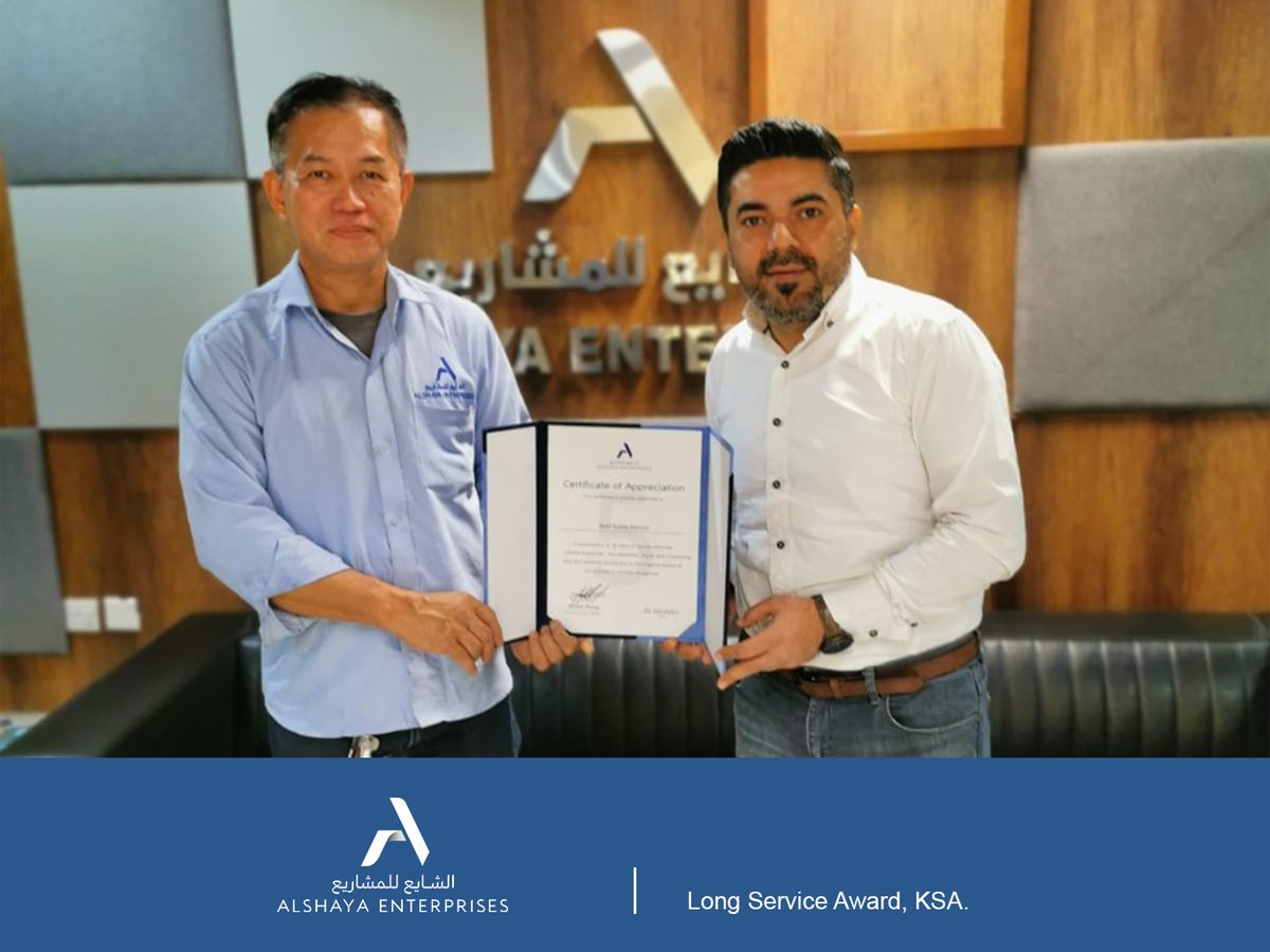 AlshayaEnter's tweet photo. Congratulations to our Colleagues on the "Long Service Certificate" to complete 5 years with Alshaya Enterprises, KSA.

#Alshayaenterprises #businesssolution #serviceaward #longservice #certificate #5years #KSA #congratulations #GCC #workingatAE https://t.co/TCL66HVTrw