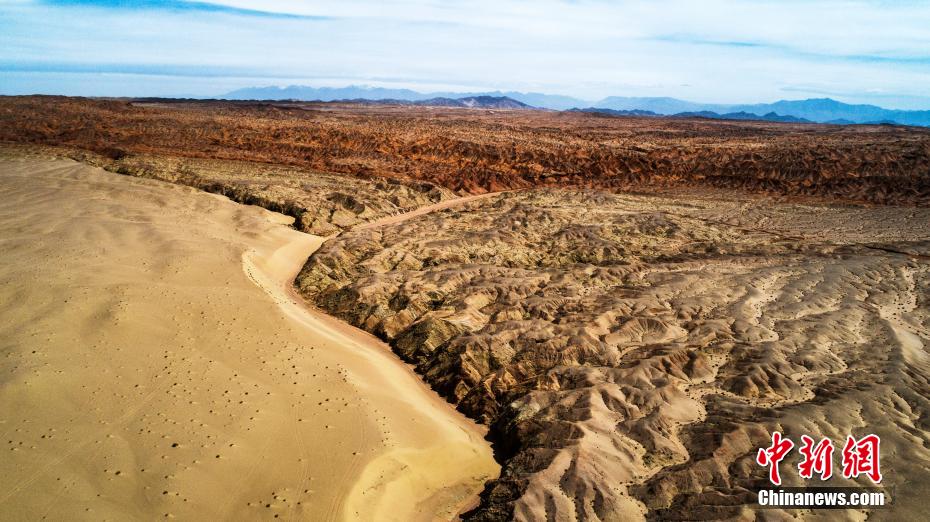 DiarioPovo's tweet photo. #DaQaidam, localizado na bacia de Qaidam, província de #Qinghai, no noroeste da China, é uma região rica em recursos turísticos. Devido às semelhanças com a paisagem marciana, a região foi nomeada pela Academia Chinesa de Ciências como "o lugar mais parecido com Marte na China". https://t.co/vyOLIvzPNR