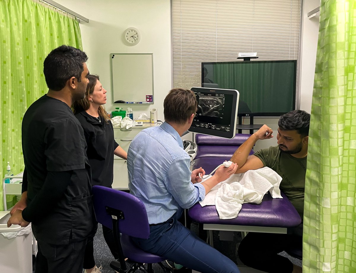 zedunow's tweet image. No....it's not patient model Jerry showing off his biceps. Its Iwona running one of our scanning practice sessions the other day. The guys are using the #phillips #clearvue to get the perfect image!
#zedu #zedunow #scanningpractice #ultrasoundtraining #ultrasound #POCUS