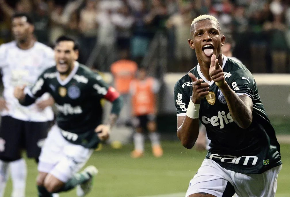 Mercat_OM's tweet photo. 🔹 Danilo 🇧🇷 serait la priorité de Jorge Sampaoli pour remplacer Boubacar Kamara cet été. 

Palmeiras exigerait un montant de 30M€ pour se séparer de son milieu de terrain. (@jorgenicola)

#TeamOM #MercatOM https://t.co/Plk1xJb46R