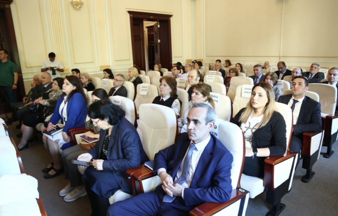 AMEA_scienceaz's tweet photo. AMEA-da elmi nəşrlərlə bağlı beynəlxalq reytinq göstəricilərinin yaxşılaşdırılmasına dair iclas keçirilib

#AMEA #Azerbaijan #Azərbaycan

https://t.co/P1lIdsrnpd https://t.co/cCv7egfPLg