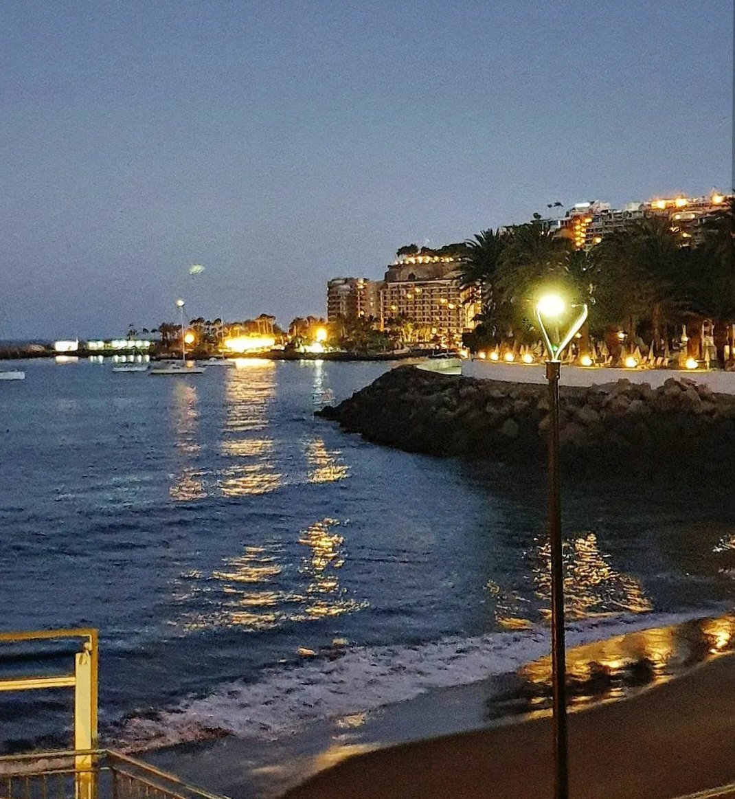 albarodriguezhe's tweet photo. Alba: primera luz del día antes de salir el sol! 💙#alba #amanecer #GranCanaria #islascanarias #19DeMayo #FelizJueves @EmocionesCan @gcabrerar80 https://t.co/YFo5C8qWD6