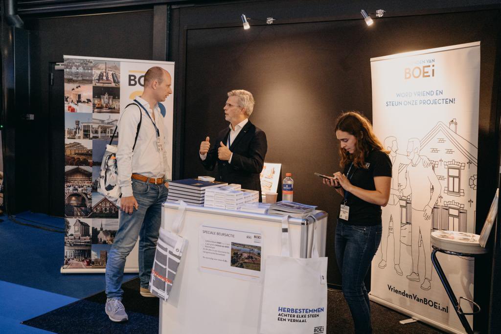 Vandaag de derde en laatste dag van #MONUMENT2022. Welkom op de stand en check vooral even onze speciale beursactie!

#liefdevooroudegebouwen #erfgoed #monument #herbestemming
<a href="/Monumentenbeurs/">vakbeurs MONUMENT</a> <a href="/Brabanthallen/">Brabanthallen</a>
