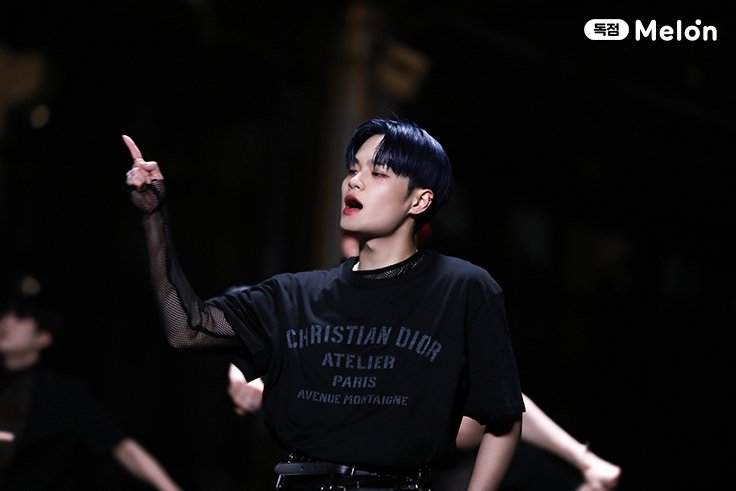 AB6IXFRANCE's tweet photo. | 19.05.22 📸 | #AB6IX #에이비식스 #COMEBACK 

Coulisses du photoshoot de SAVIOR 🗝️

▶️ DAEHWI 

© Melon 
_____ 
🇫🇷 @/AB6IXFRANCE https://t.co/sFMQfwlzx8