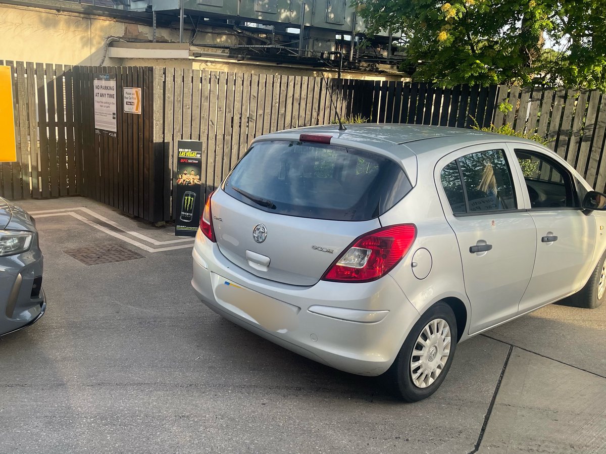 LancsRoadPolice's tweet photo. This Vauxhall Corsa drove past #HX60 on New Hall Lane, Preston on their ๐ฑ. The driver was stopped and after a few checks was found not to be insured on the vehicle. A day in court awaits #T1TacOps https://t.co/8OWxTVLLQJ