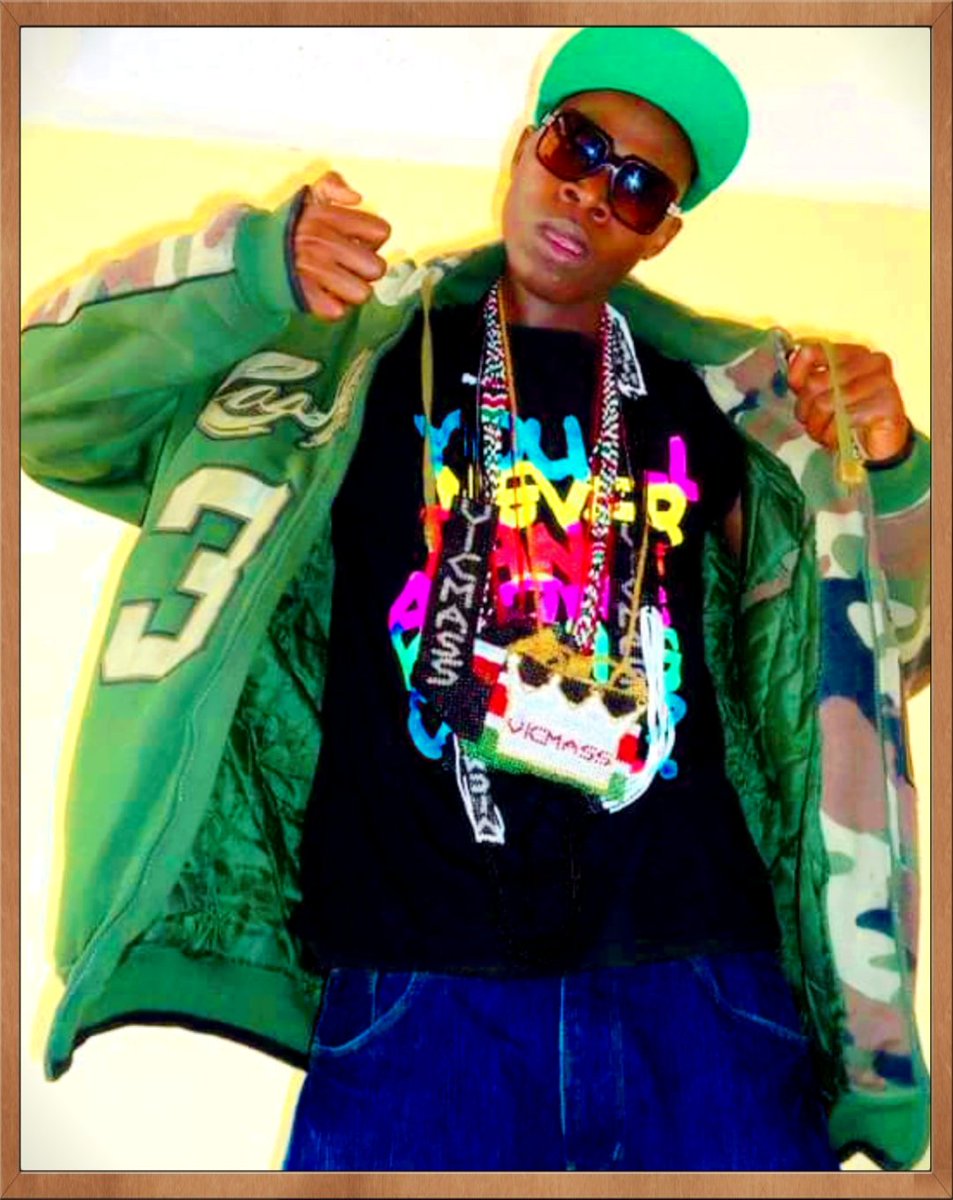 luodollar's tweet photo. A little throw Back ,my dresscode was inspired by American Hip Hop Culture,I couldn't afford legit Gold Chains so I settled on promoting out Kenyan beads makers .
#NobodyCanTellMeAnything
#KechKech
#BeiOidhoNgas
#VicmassLuodollar https://t.co/v5tYVpWwN7