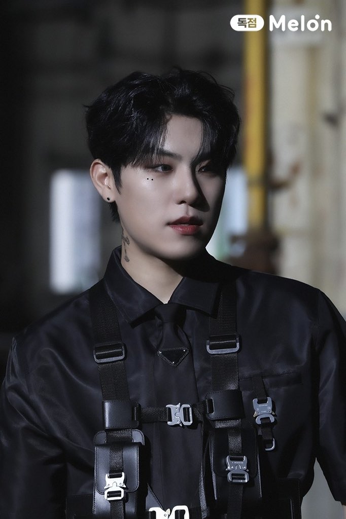 AB6IXFRANCE's tweet photo. | 19.05.22 📸 | #AB6IX #에이비식스 #COMEBACK 

Coulisses du photoshoot de SAVIOR 🗝️

▶️ WOOJIN 

© Melon 
_____ 
🇫🇷 @/AB6IXFRANCE https://t.co/rf0mXmq48n
