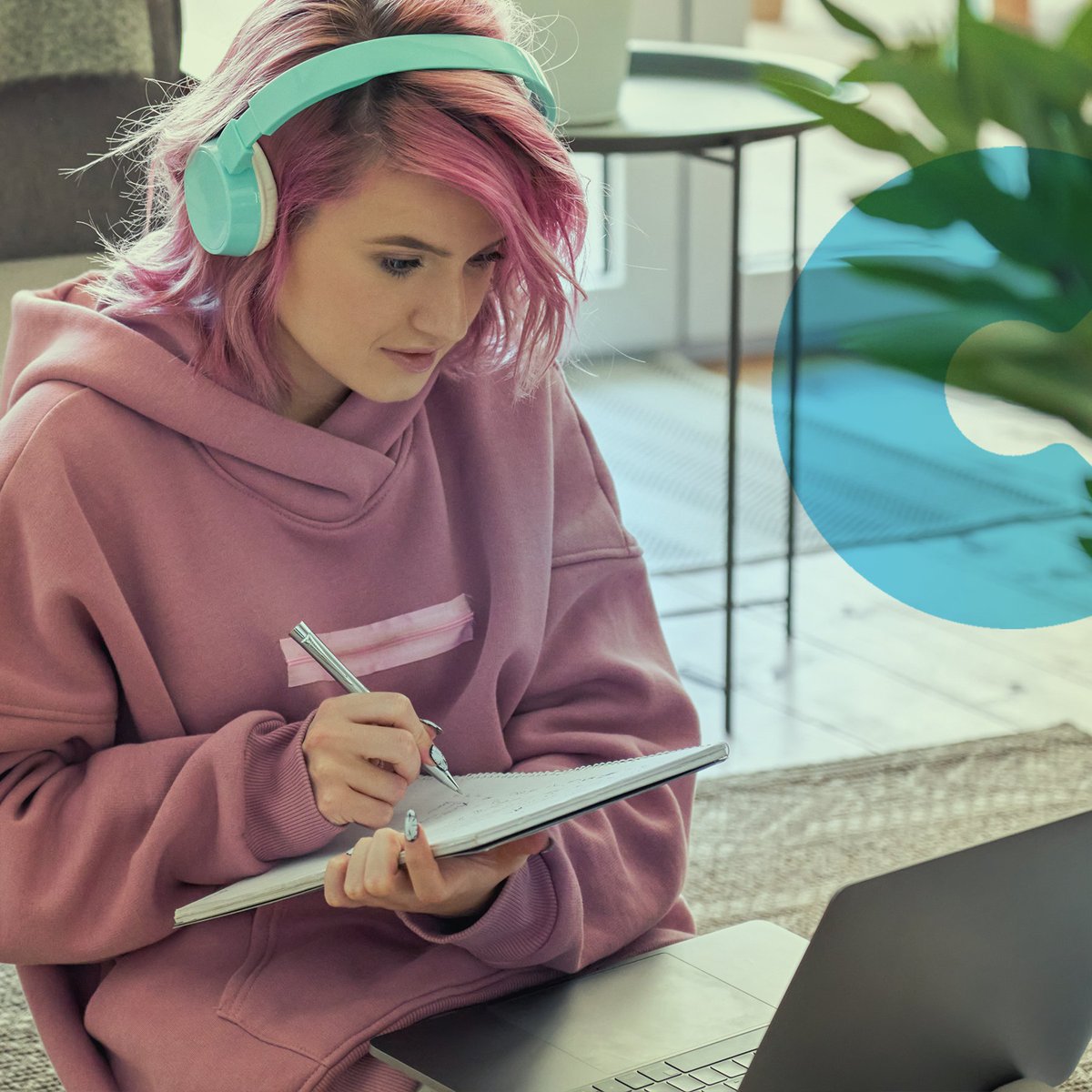 Want to see a magic trick? We can make <a href="/stotty_13/">Rebekah Stott</a> &amp; comedian #LukeRyan appear in your living room all at once… how? Through our National Youth Cancer Consumer Forum! 💻 This online event is open to ANY young person aged 15-25 who has or has had cancer: bit.ly/3yNxfi6