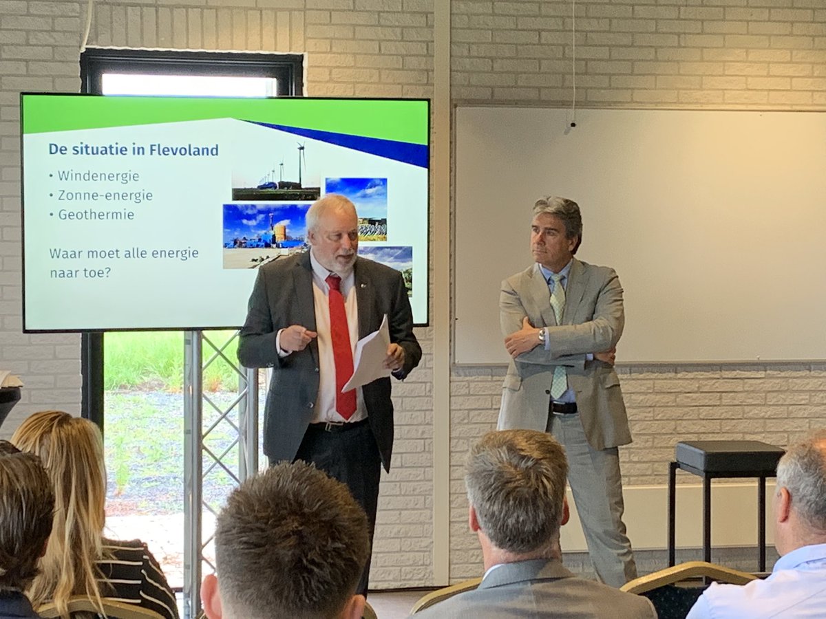 “In Flevoland hebben we ruimte voor goede ideeen en voor energie! <a href="/JopFackeldey/">Jop Fackeldey</a> over Energie in Balans en Renewable Energy Hub. <a href="/FlevoNieuws/">Provincie Flevoland</a>