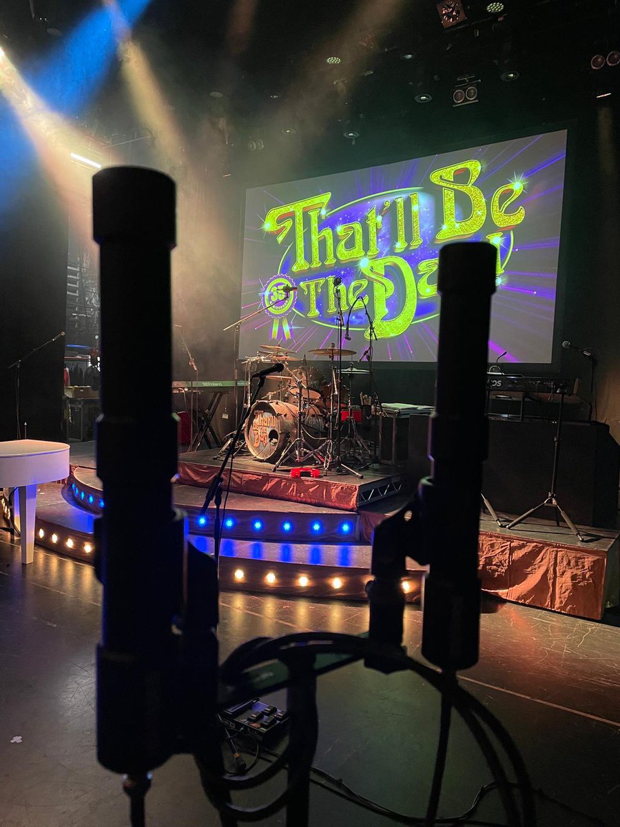 BarnicottDan's tweet photo. Last week our sales department shipped some @shure UA860SWB omnidirectional antenna to @tbtdshow .

📸: @aj_shlee 

#sales #sound #audio #shure #production https://t.co/7EuozLYnZL