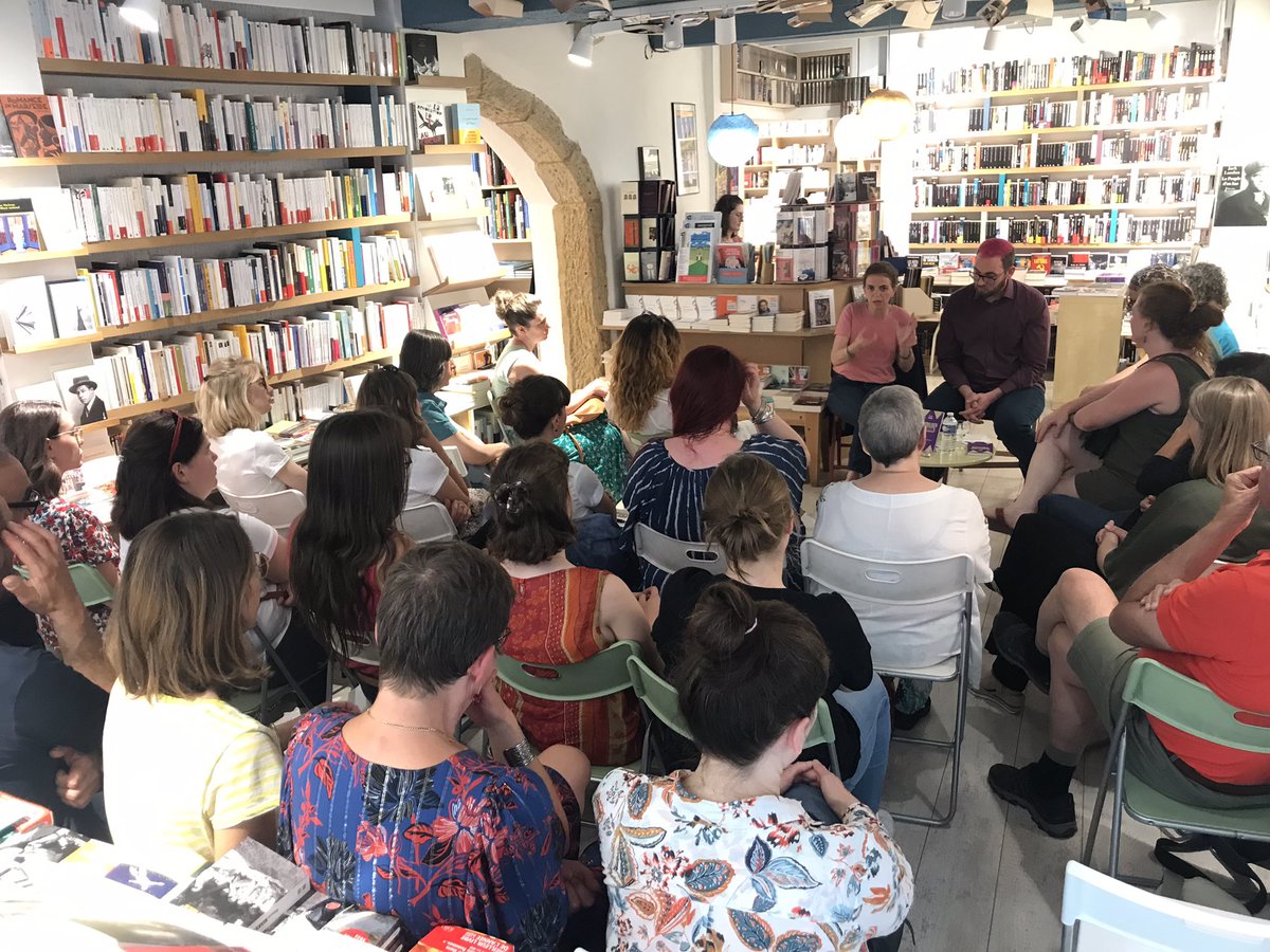 CelinePiques's tweet photo. Superbe soirée à #Metz hier soir. Librairie La Cour des grands pleine à craquer. Librairie à visiter absolument 💜
Merci aux antennes d’@OLF57 et OLF 54 pour leur accueil adorable 

Pause méritée et je reprends la tournée le 31 mai avec #Lyon #Grenoble #Lons …. 💪 https://t.co/XcpRBRpXh5