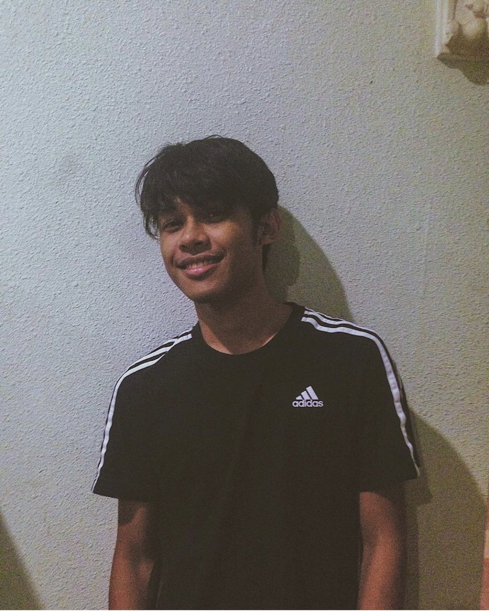 danielfuzai's tweet photo. @TwtJodohMY Nak promote member sebab kerap kerap kena tinggal. Dah plan nak kahwin tahun ni tapi tak jadi. Details jap lagi aku suruh dia yang letak. Tapi dia memang baik, kerja pun dh stable dekat pahang. One of my best friends gitu

@_hasifkun https://t.co/7oeTUOXYxT