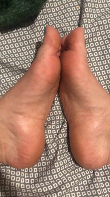 Come watch my hubby come all over my feet 😍 #onlyfanswife #onlyfans #onlyfansbabe #footjob #solesandtoes<a href="/tag/onlyfanswife"class="tags">#onlyfanswife</a><a href="/tag/linkinbio"class="tags"><span>#linkinbio</span></a><a href="/tag/followforfollow"class="tags"><span>#followforfollow</span></a><a href="/tag/footjob"class="tags"><span>#footjob</span></a><a href="/tag/handjobs"class="tags"><span>#handjobs</span></a>