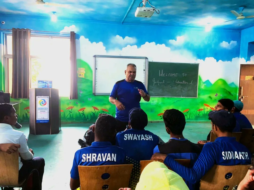 Letzplay_News's tweet photo. MSDCA NAGPUR Summer Camp with Dav Whatmore, giving valuable Bowling Tips.

#aarkasports #msdhoni7781 #msdca #msdcaofficial #summer2022 #summercamp #summercamp2022 #msdcanagpur #cricket #bowling #coaching #coach Dav Whatmore #SPORTS #cricketer #msdhoni7781 #MSDhoni #cricket https://t.co/3JppESQDlk
