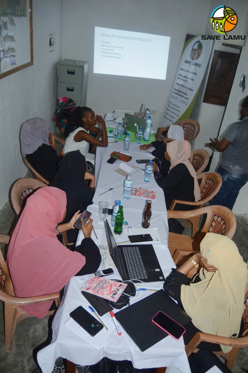 realio_netwcrks's tweet photo. It is believed that, If it was never documented it never happened, Save Lamu conducted a 2 days media and writing skill training to 10 identified influencers in Lamu, so as to tell/document stories about Lamu to the outside world. 
#aboutLamu 
#FishermenCompensation 
#lamu https://t.co/Tl8SmOoxuI