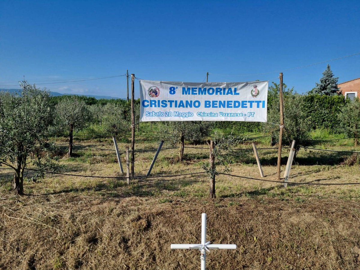 Sono stati posizionati gli striscioni per ricordare l'8° Memorial Cristiano Benedetti sabato 28 maggio a Chiesina Uzzanese.
Siamo sicuri che saremo tantissimi! Per omaggiare la sua memoria e continuare a fare beneficenza.