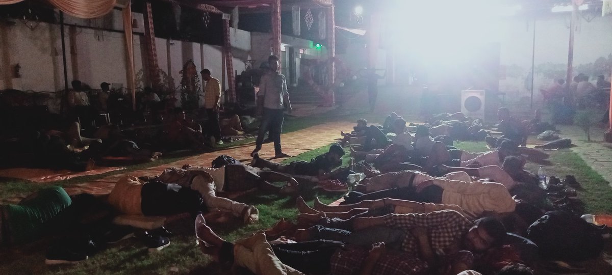 Praveenyadav97's tweet image. #UPSI_NEEDS_SIT_INVESTIGATION 
#SIT_INVESTIGATION_OF_UPSI__2021 
@kmrvivek14 
@dgpup @UPGovt @myogiadityanath @yadavakhilesh @CMOfficeUP
हम सभी अभ्यर्थियों की बस एक ही मांग है कि सरकार DV/PST के लिए चयनित सभी अभ्यर्थियों की Special Investigation Team गठित करके जांच किया जाए।