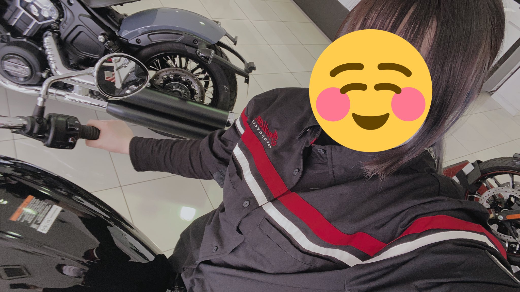 𝓘𝒏𝒅𝒊𝒂𝒏 ᴍᴏᴛᴏʀᴄʏᴄʟᴇ Of Kobe インディアン神戸 スタッフも着てみました インディアンらしいカラーで可愛いですよね バイクに乗る時も乗らない時も着られるデザインなので Indianmotorcycle バイク乗りと繋がりたい バイク