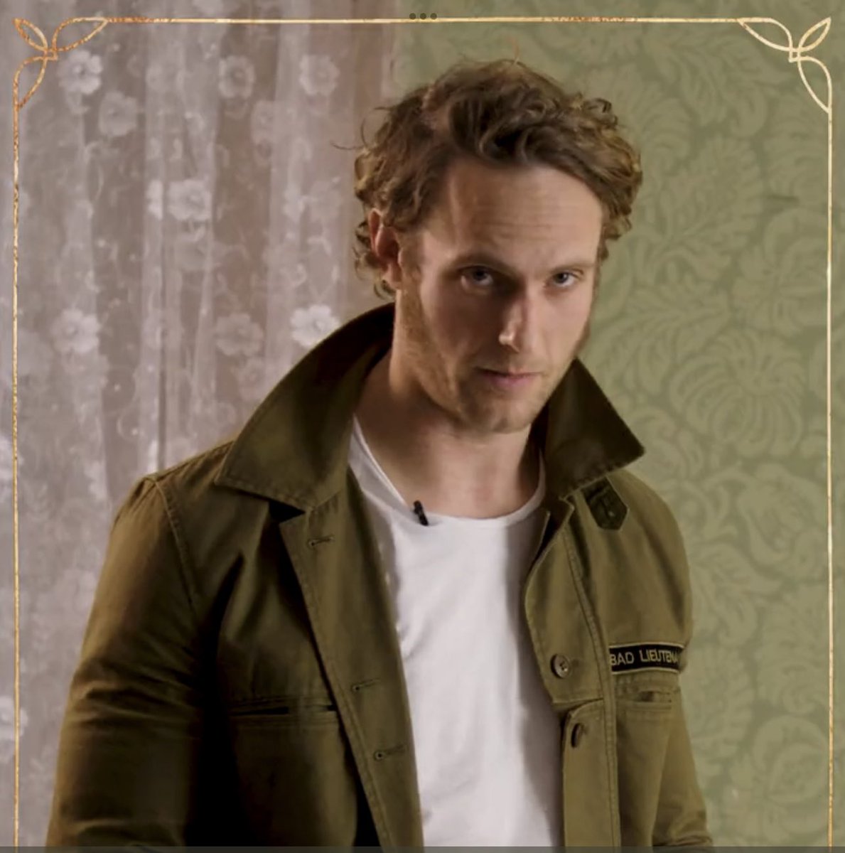 janehbt's tweet photo. @Svizzer8764 @SandiVeronik @kikazzen @mrsstringer1 @madame_mim @BrittAbelsen @ElizaTH15 @Knewsgirl @Ilay9781 @Colettedanse @kapi1619 @MaraRJade @LinaLington @TinyIzzie @Jayce276 @mari_mari_mf @MariannS18 @Anthea_HOPPER Good morning ladies I hope you are all well Have a lovely #foxyThursday π¦π¦ https://t.co/mVtT1gzkyO